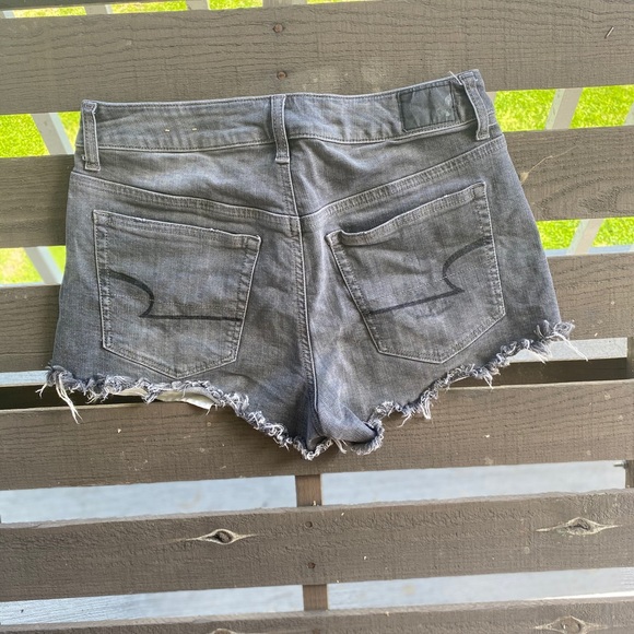American Eagle High waisted shorts - Picture 2 of 2